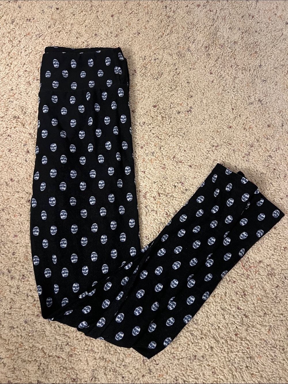 LuLaRoe Black Leggings with White Skull Print